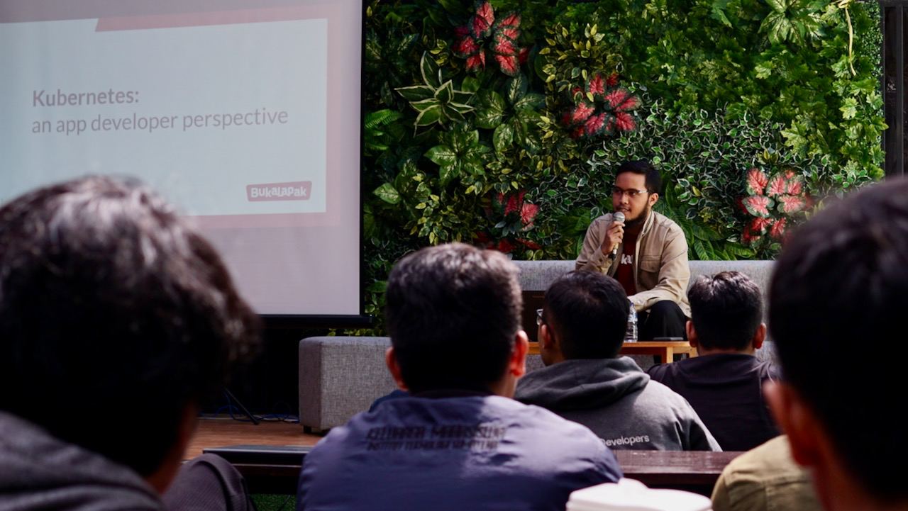 Di Google Cloud Next ‘19 Extended Bandung. Di acara ini saya tersadar kalau saya senang sharing ke orang lain. Saatnya ambil S2 buat jadi dosen? 🙈